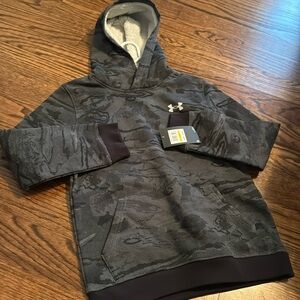 Under Armour sweatshirt sz m- nwt